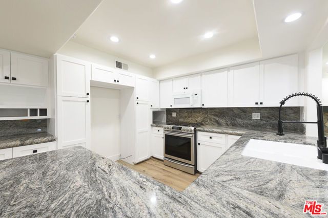 26038 Trana Circle, Calabasas, CA 91302
