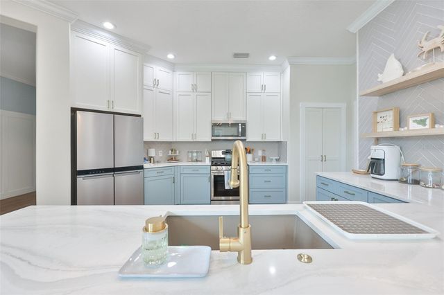 404 ISLEBAY DRIVE, Apollo Beach, FL 33572