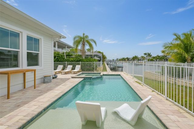 404 ISLEBAY DRIVE, Apollo Beach, FL 33572