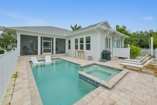 404 ISLEBAY DRIVE, Apollo Beach, FL 33572