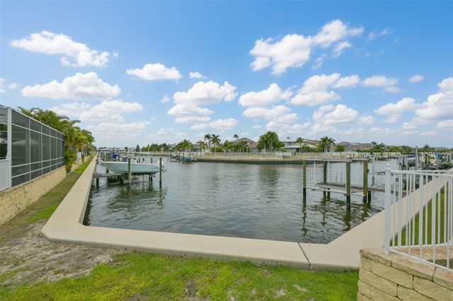 404 ISLEBAY DRIVE, Apollo Beach, FL 33572