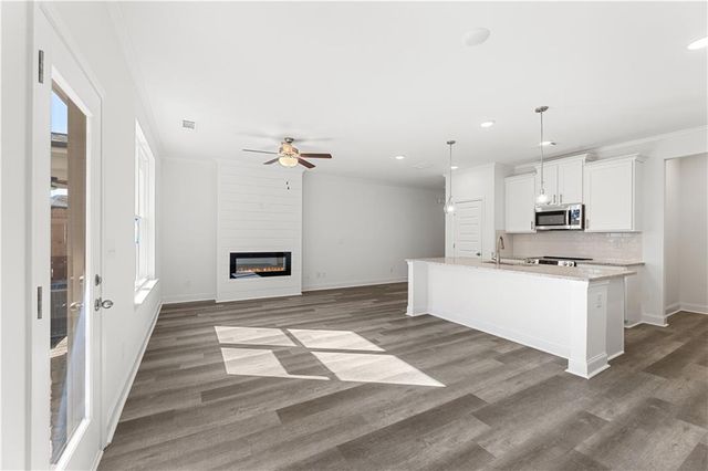 5669 Overview Drive, Flowery Branch, GA 30542
