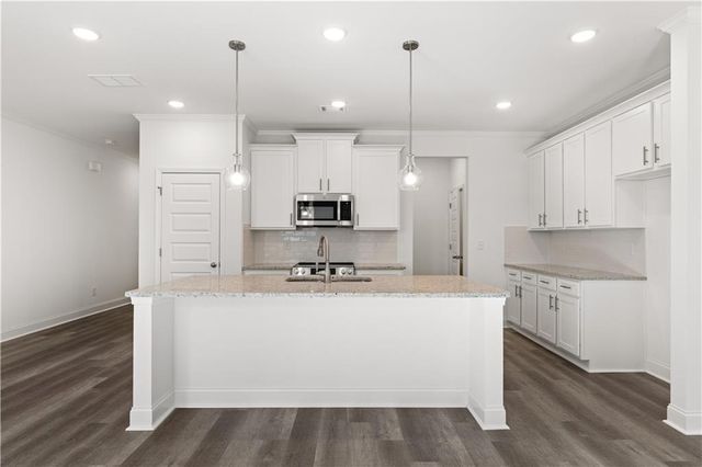5669 Overview Drive, Flowery Branch, GA 30542