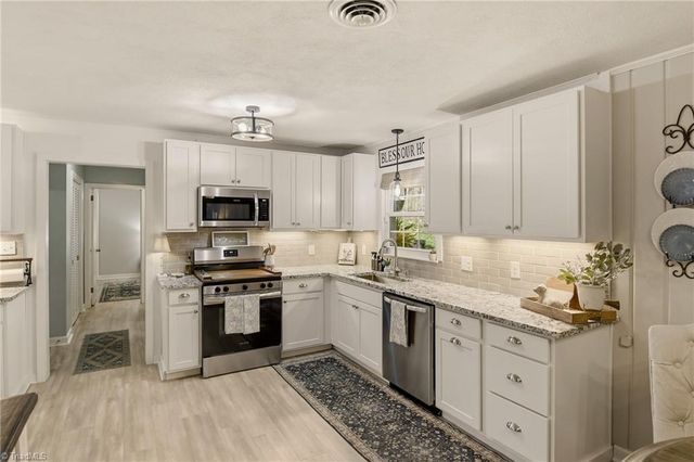 5629 Stoneman Place, Pfafftown, NC 27040