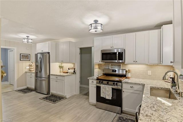 5629 Stoneman Place, Pfafftown, NC 27040