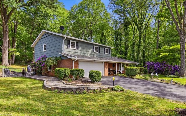 5629 Stoneman Place, Pfafftown, NC 27040