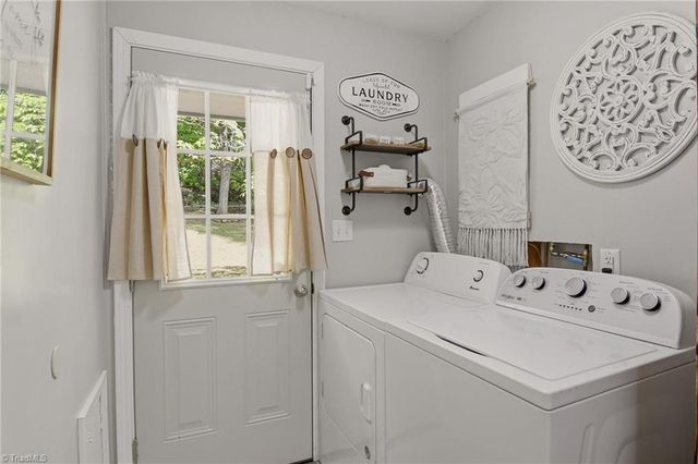 5629 Stoneman Place, Pfafftown, NC 27040