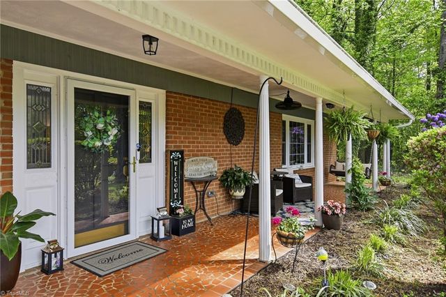 5629 Stoneman Place, Pfafftown, NC 27040