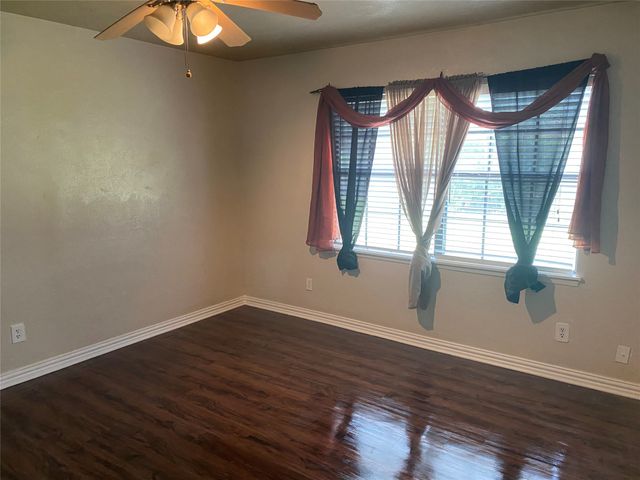 3824 Longmeadow Way, Fort Worth, TX 76133