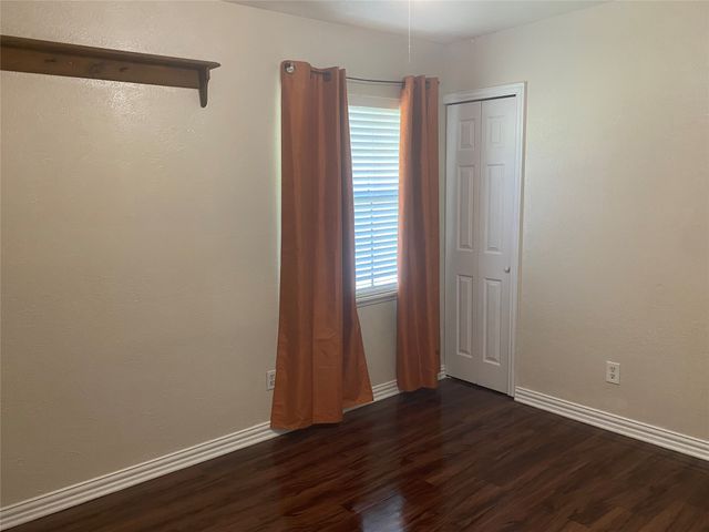 3824 Longmeadow Way, Fort Worth, TX 76133