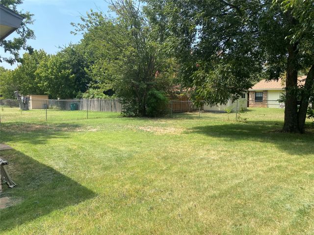 3824 Longmeadow Way, Fort Worth, TX 76133