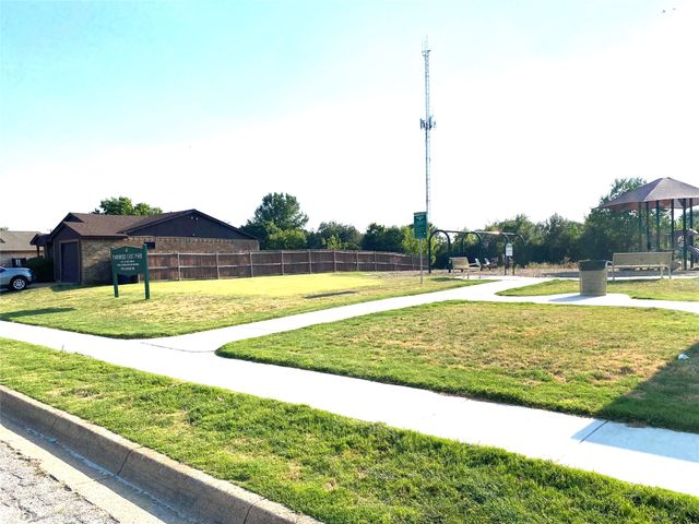 3824 Longmeadow Way, Fort Worth, TX 76133