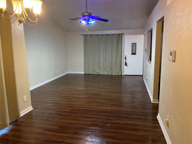 3824 Longmeadow Way, Fort Worth, TX 76133