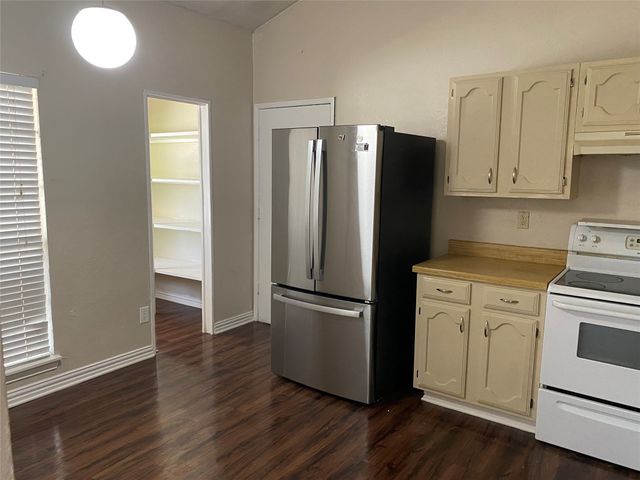 3824 Longmeadow Way, Fort Worth, TX 76133