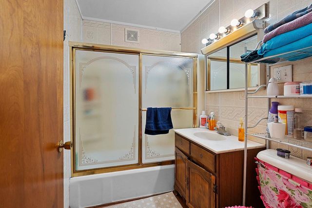 806 11TH AVENUE, Green Bay, WI 54304
