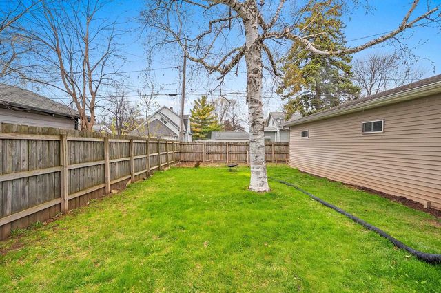 806 11TH AVENUE, Green Bay, WI 54304