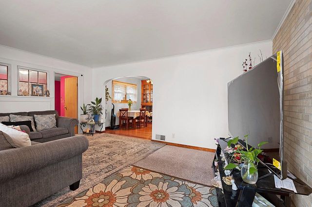806 11TH AVENUE, Green Bay, WI 54304