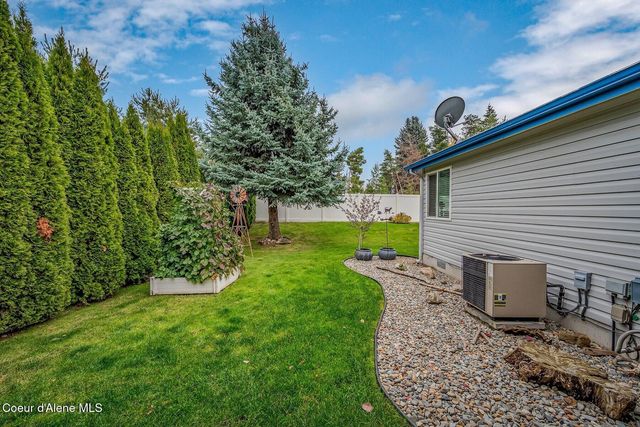 8862 N Mac Arthur Way, Hayden, ID 83835