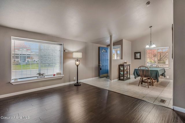 8862 N Mac Arthur Way, Hayden, ID 83835