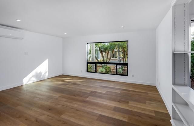 250 Hillcrest Drive, Encinitas, CA 92024