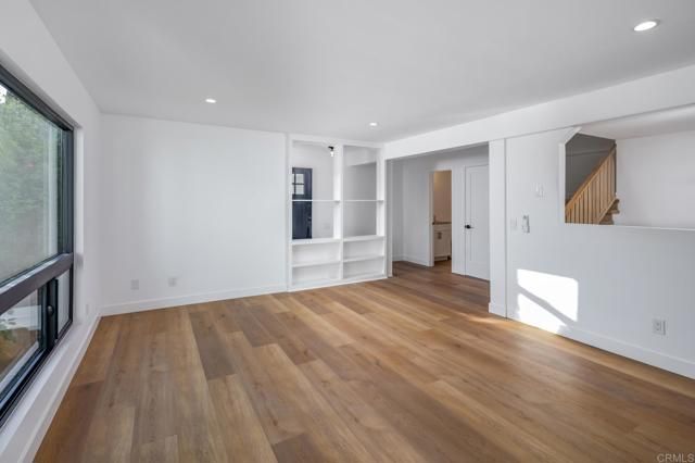 250 Hillcrest Drive, Encinitas, CA 92024