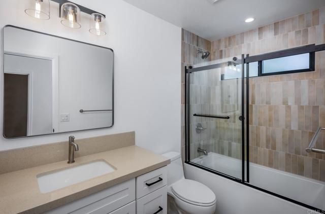 250 Hillcrest Drive, Encinitas, CA 92024