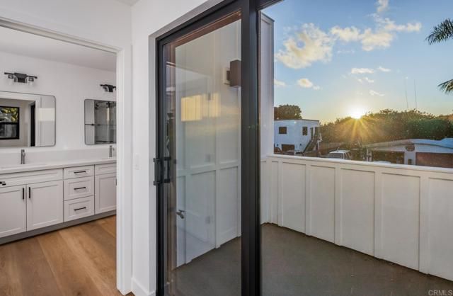 250 Hillcrest Drive, Encinitas, CA 92024