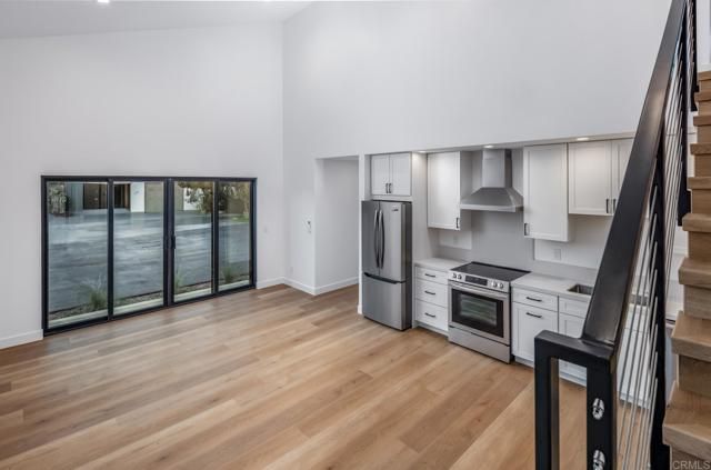 250 Hillcrest Drive, Encinitas, CA 92024