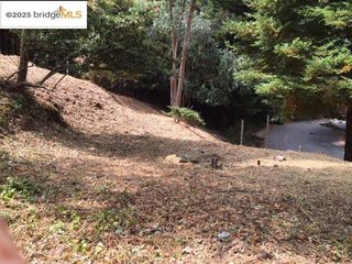1135 Glencourt Dr., Oakland, CA 94611