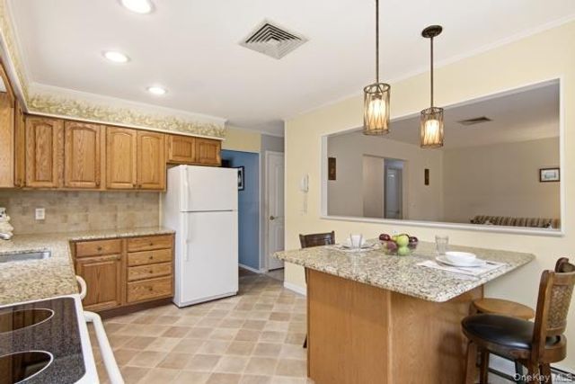 825 Karshick Street, Bohemia, NY 11716