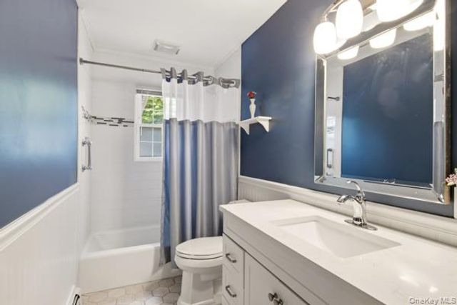 825 Karshick Street, Bohemia, NY 11716