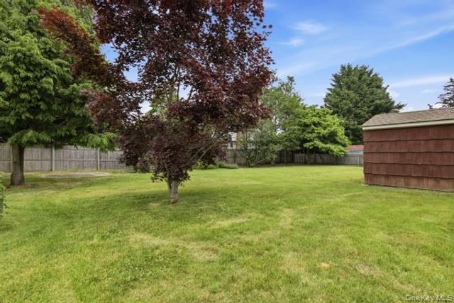 825 Karshick Street, Bohemia, NY 11716