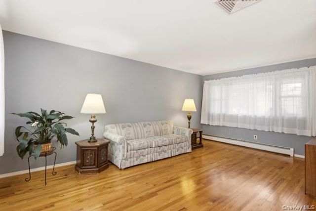 825 Karshick Street, Bohemia, NY 11716