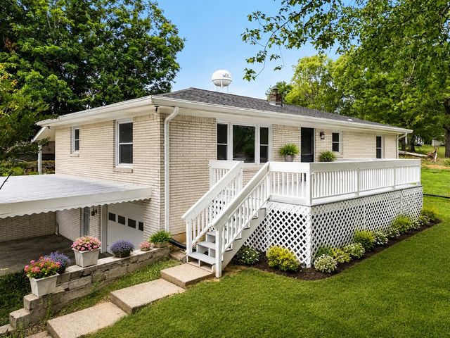 131 Bold Springs Rd, Mc Ewen, TN 37101