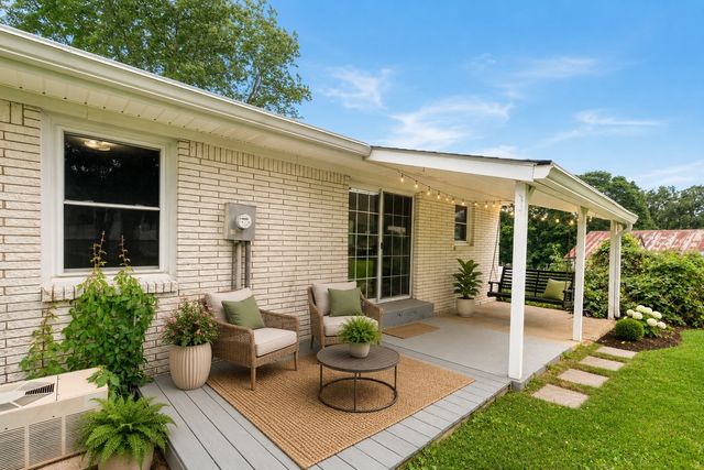 131 Bold Springs Rd, Mc Ewen, TN 37101