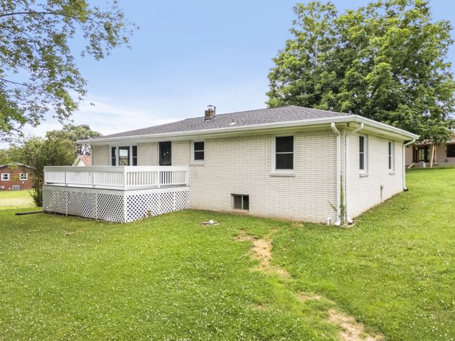 131 Bold Springs Rd, Mc Ewen, TN 37101