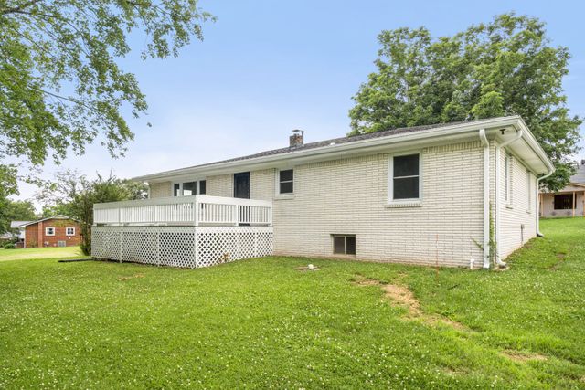 131 Bold Springs Rd, Mc Ewen, TN 37101