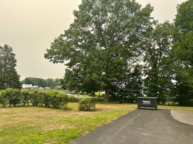 9 Norton 3, Weymouth, MA 02190
