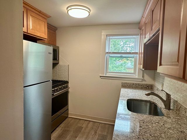 9 Norton 3, Weymouth, MA 02190
