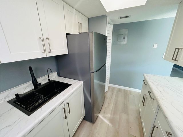 2785 L B MCLEOD ROAD B, Orlando, FL 32805