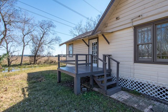 1007 E Main Street, Tomball, TX 77375