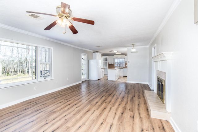 1007 E Main Street, Tomball, TX 77375