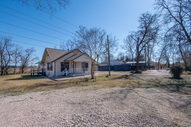 1007 E Main Street, Tomball, TX 77375