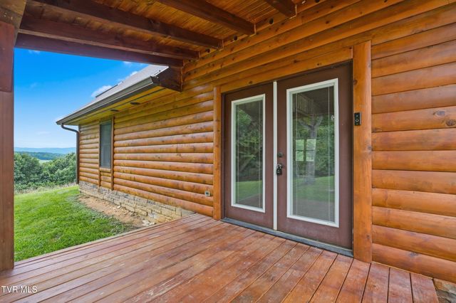16183 Pocahontas Trail, Meadowview, VA 24361