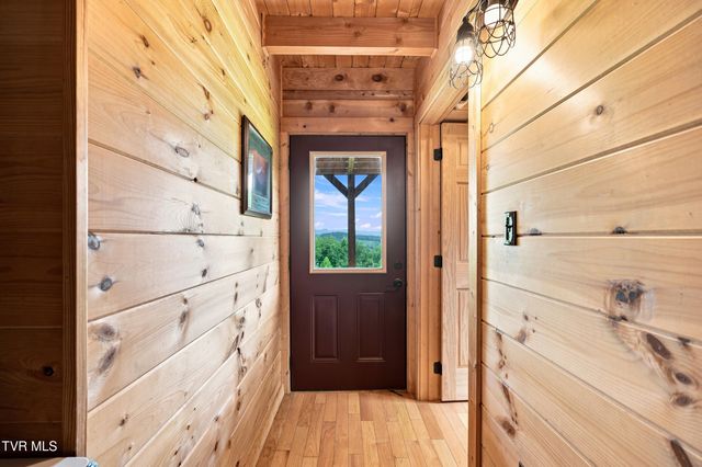 16183 Pocahontas Trail, Meadowview, VA 24361