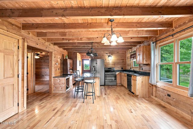 16183 Pocahontas Trail, Meadowview, VA 24361