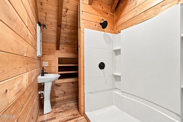 16183 Pocahontas Trail, Meadowview, VA 24361