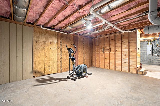 16183 Pocahontas Trail, Meadowview, VA 24361