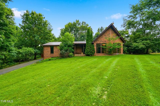 16183 Pocahontas Trail, Meadowview, VA 24361