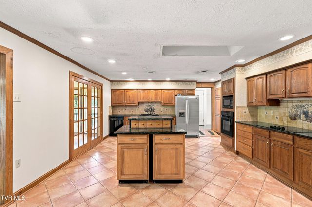 16183 Pocahontas Trail, Meadowview, VA 24361